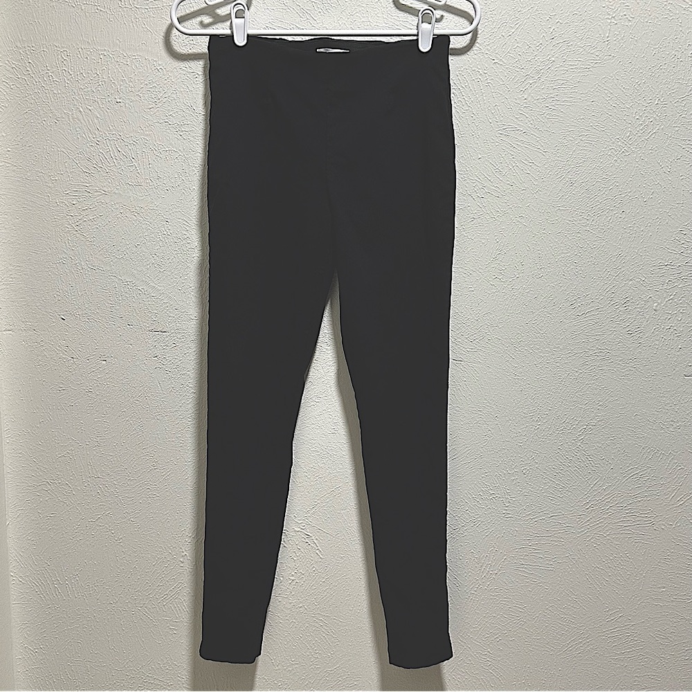 Calvin Klein size 6 work pants. Stretchy material, with elastic waistband.